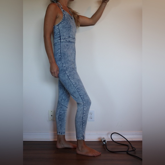 Denim jumpsuit with open back - Picture 2 of 10